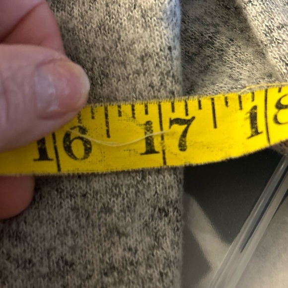 White Lili gray cowl neck size XS NWOT 30%off w♥️ #71 - Picture 6 of 8